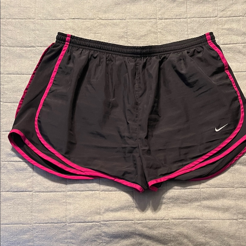 Nike Women's Athletic Shorts in Black and Pink